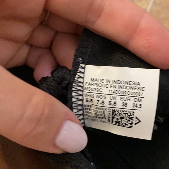 Converse - Picture 3 of 3